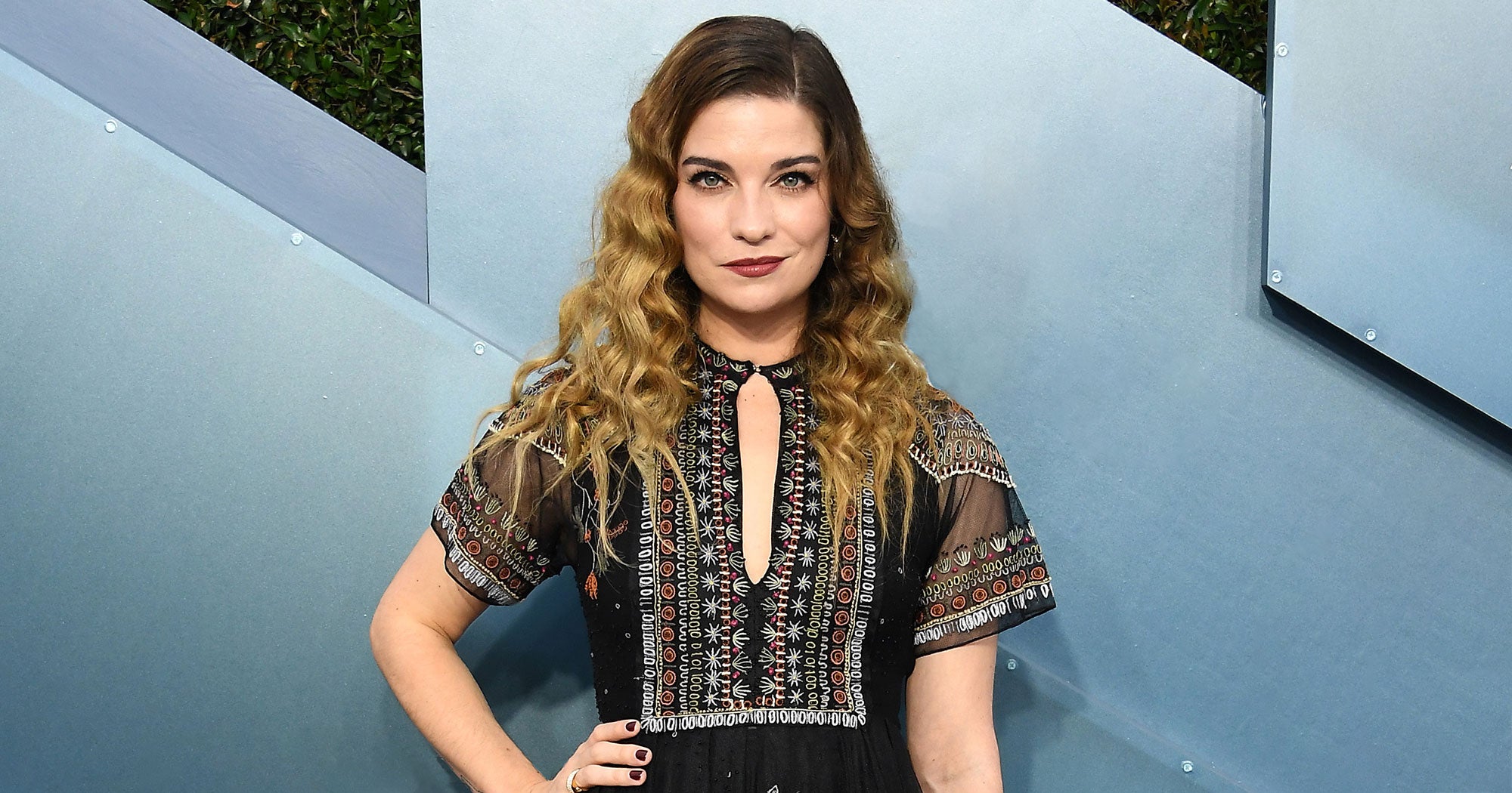 Schitt S Creek Star Annie Murphy Gets New Show
