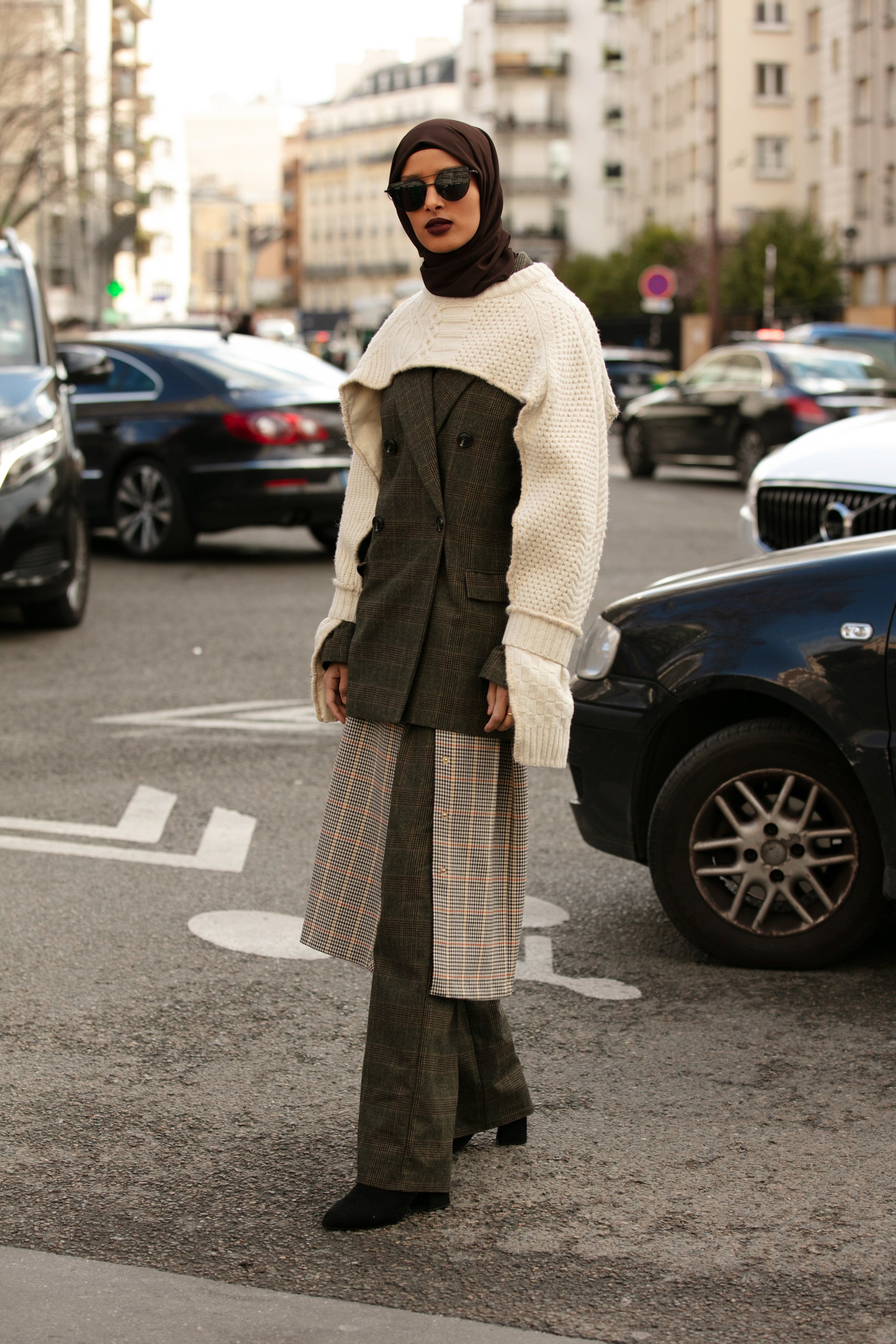 Street Style Outside Chanel - Paris Fashion Week SS20  Chanel street style,  Fashion week, Paris fashion week