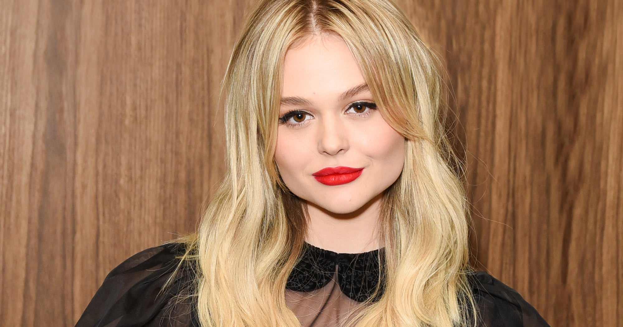 Gossip Girl Reboot Cast Emily Alyn Lind As Lead