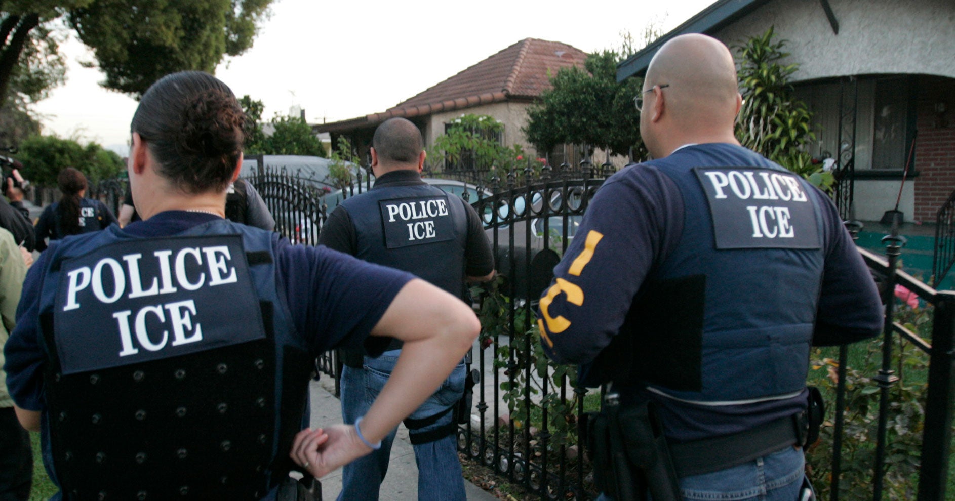 ICE Raids Take Over Los Angeles In Coronavirus Lockdown