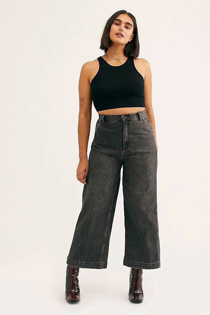 CRVY Berlin Wide-Leg Jeans  Curvy fashion, Wide leg jeans outfit