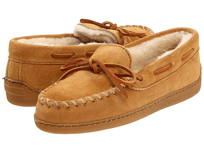 minnetonka men's suede pile lined hardsole slipper 3901