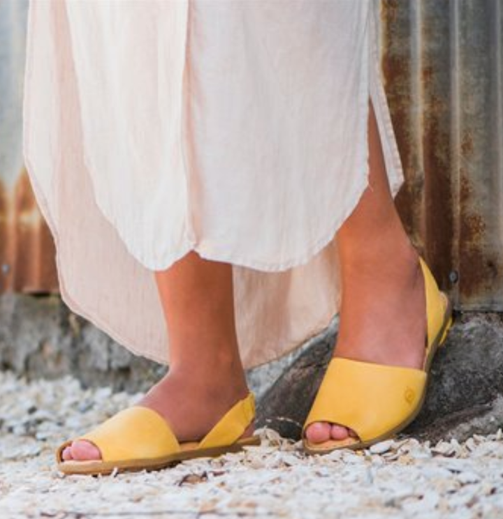 Born 2025 shoes trang