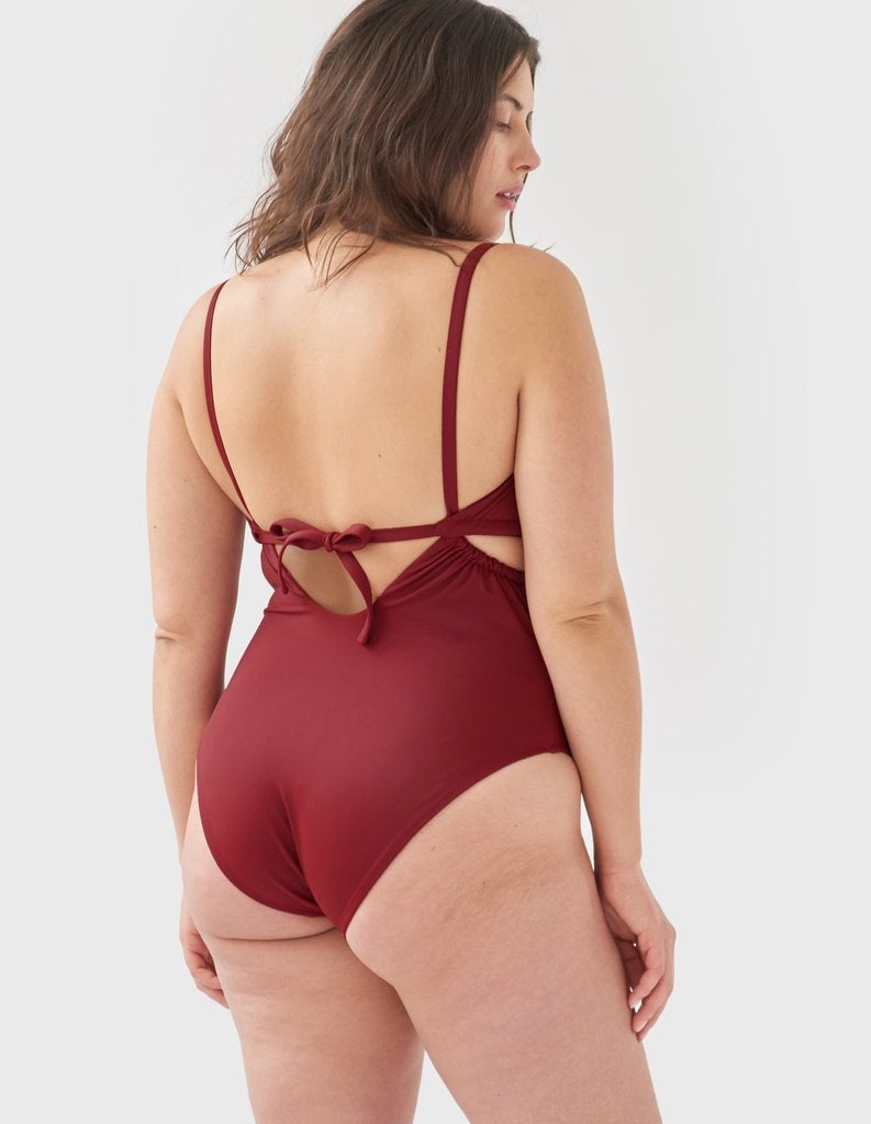Araks + Yui One Piece Claret