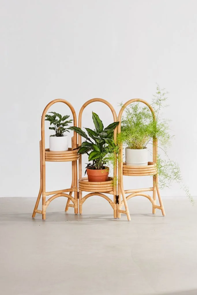 Featured image of post Gold Plant Stand Canada - What better way to elevate your indoor jungle game than a pot on legs?