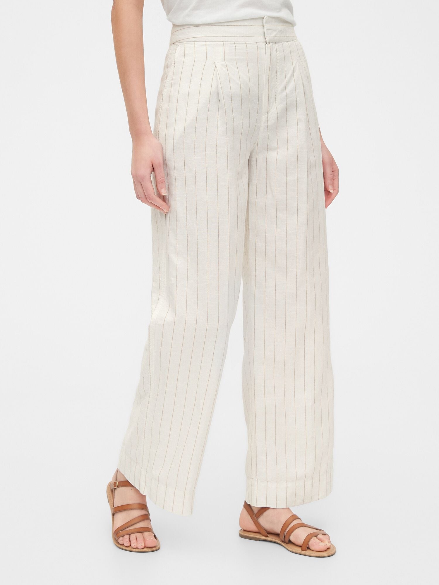 Gap + High Rise Wide Leg Pants in Linen