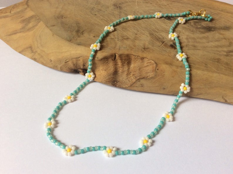 Seed beads daisy necklace – Design4uJewelry