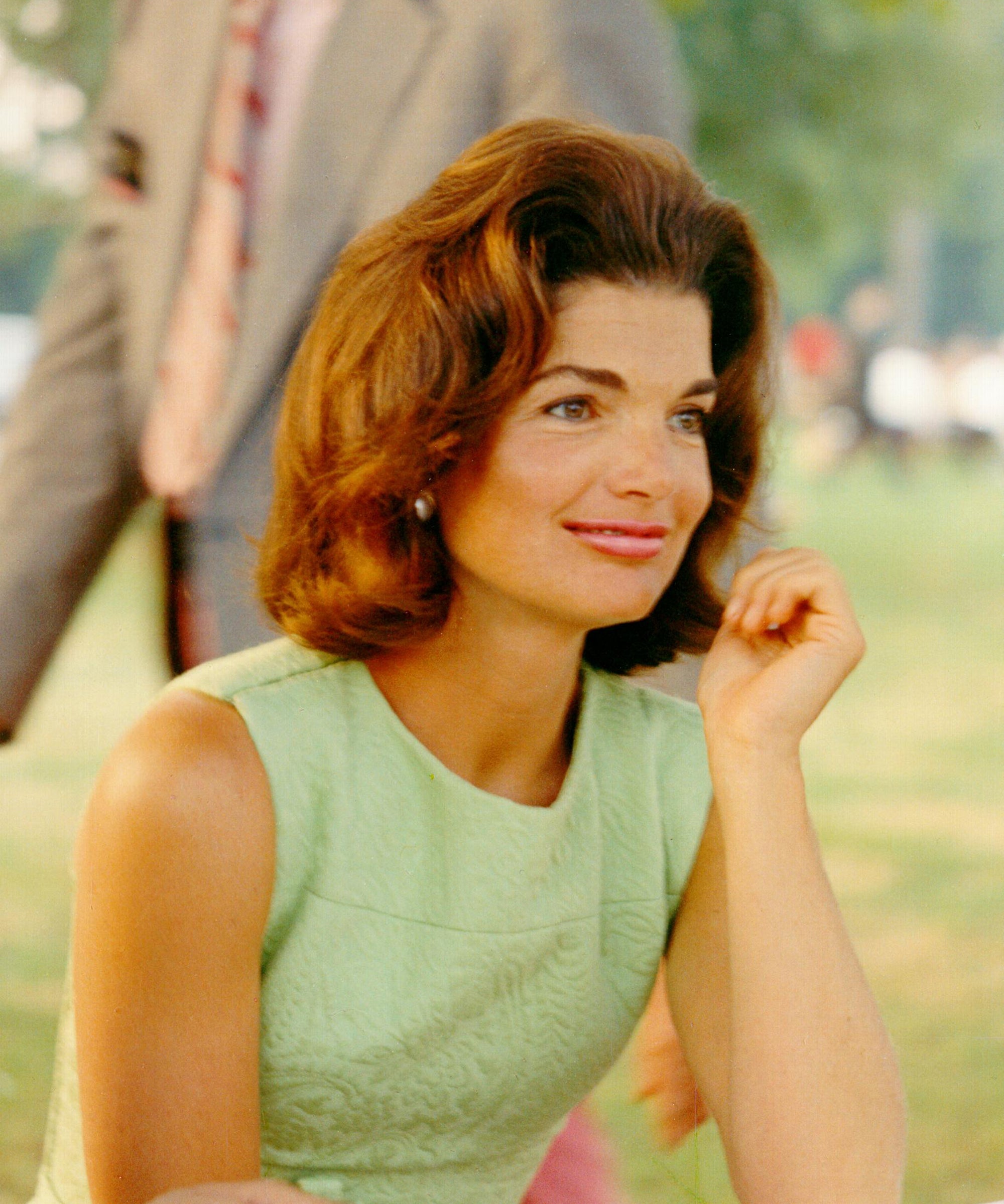 25+ Jackie O Hairstyle Images