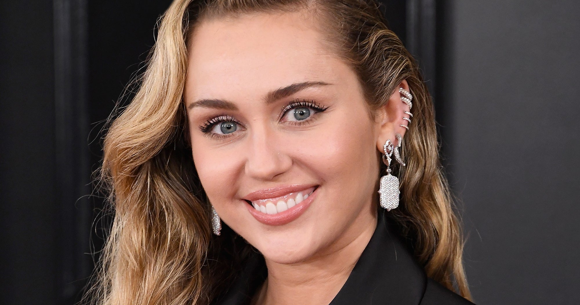 Miley Cyrus Gets A “Mullet Pixie” Haircut From Her Mom At Home