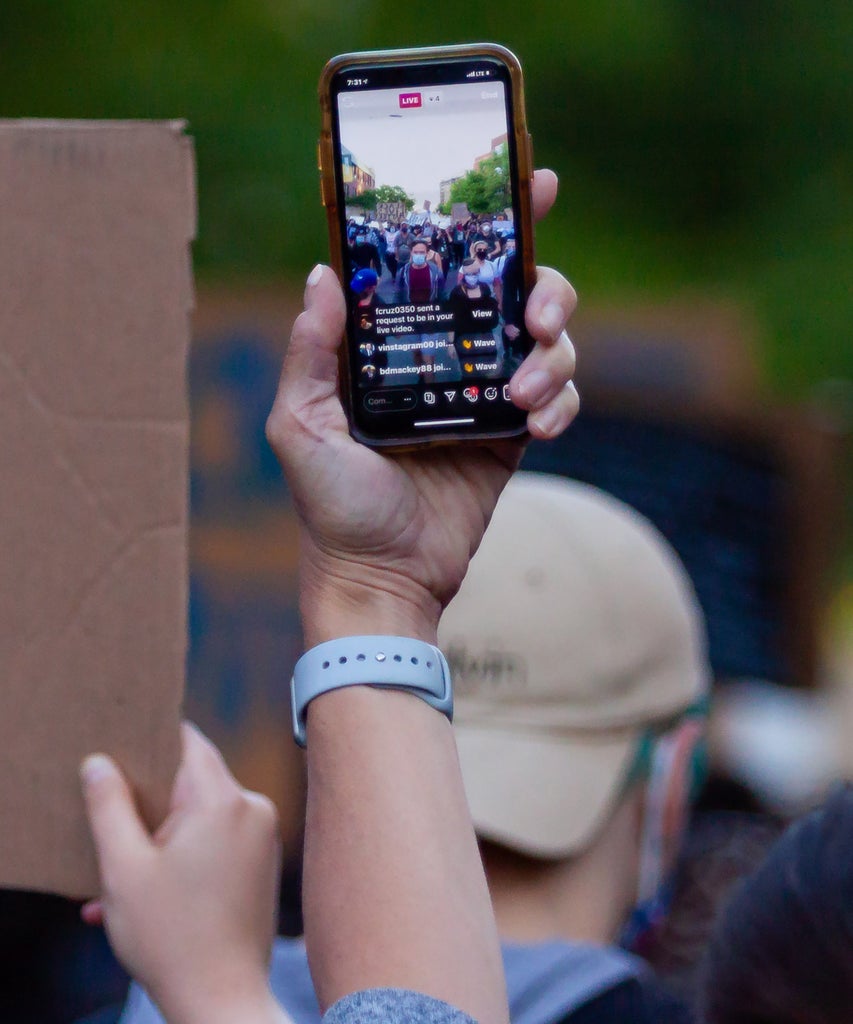 Police Protestors’ Cell Phones Protect Data,