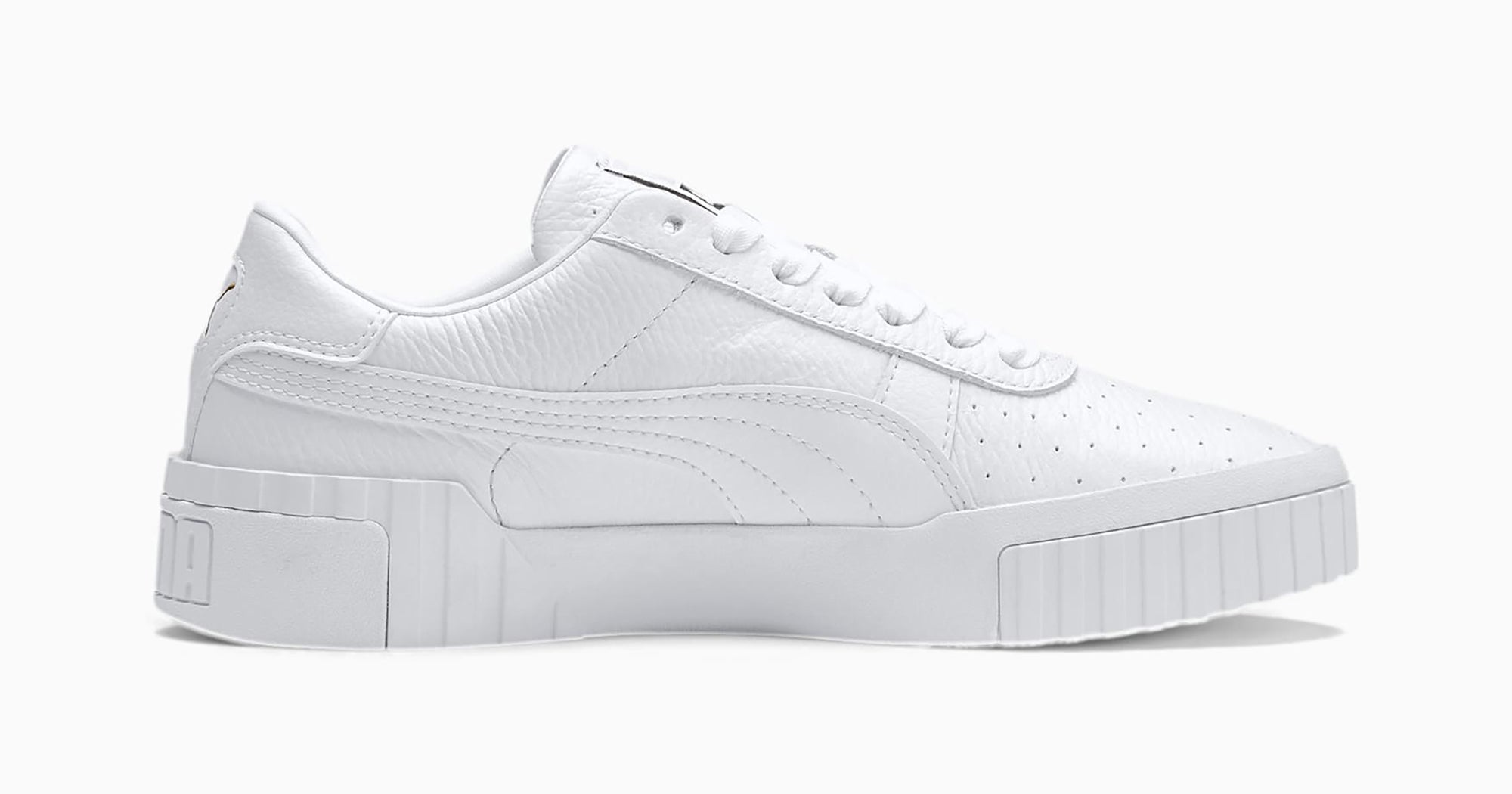 new trending white shoes
