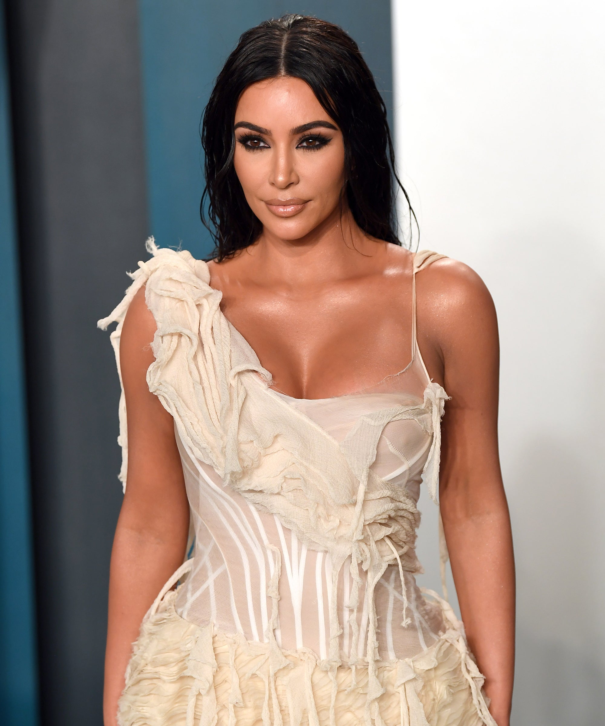 Kim Kardashian Is A Billionaire After Kkw Beauty Sale