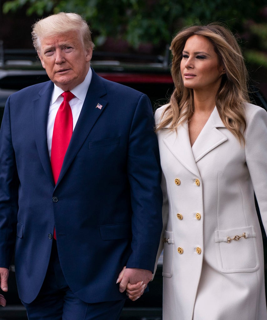 Melania Trump Wearing A Mask In Public Melania Trump Wearing Mask Public,