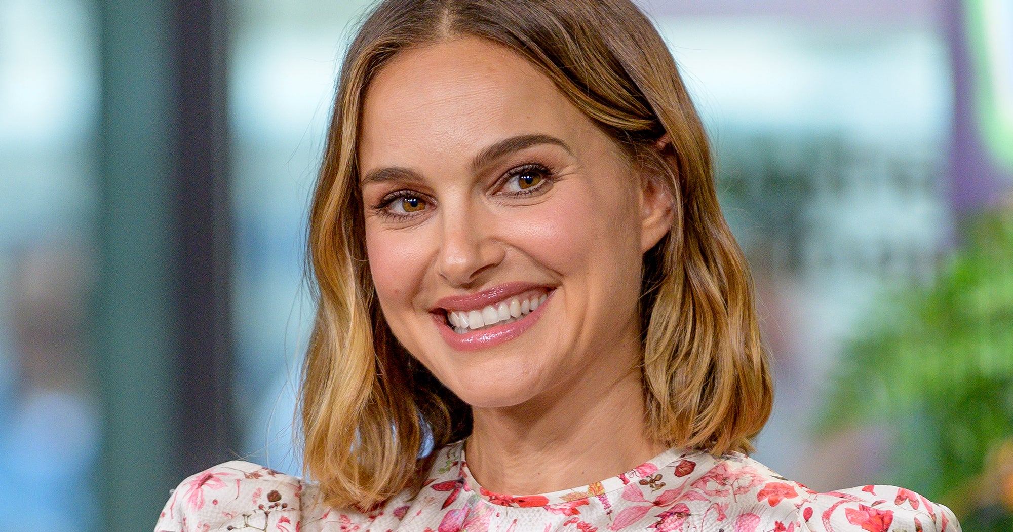 Natalie Portman Is New Proud Owner Of Women Soccer Team(02)