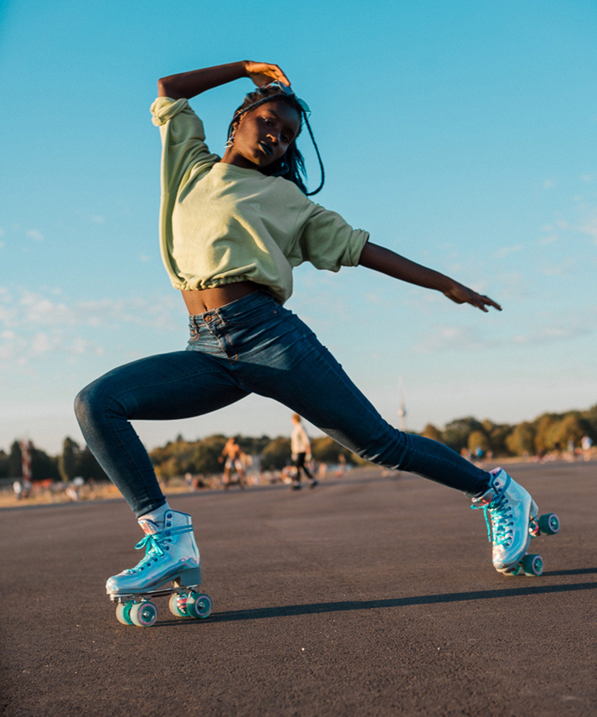 Patin à roulettes : 10 looks inspirants dénichés sur Instagram!