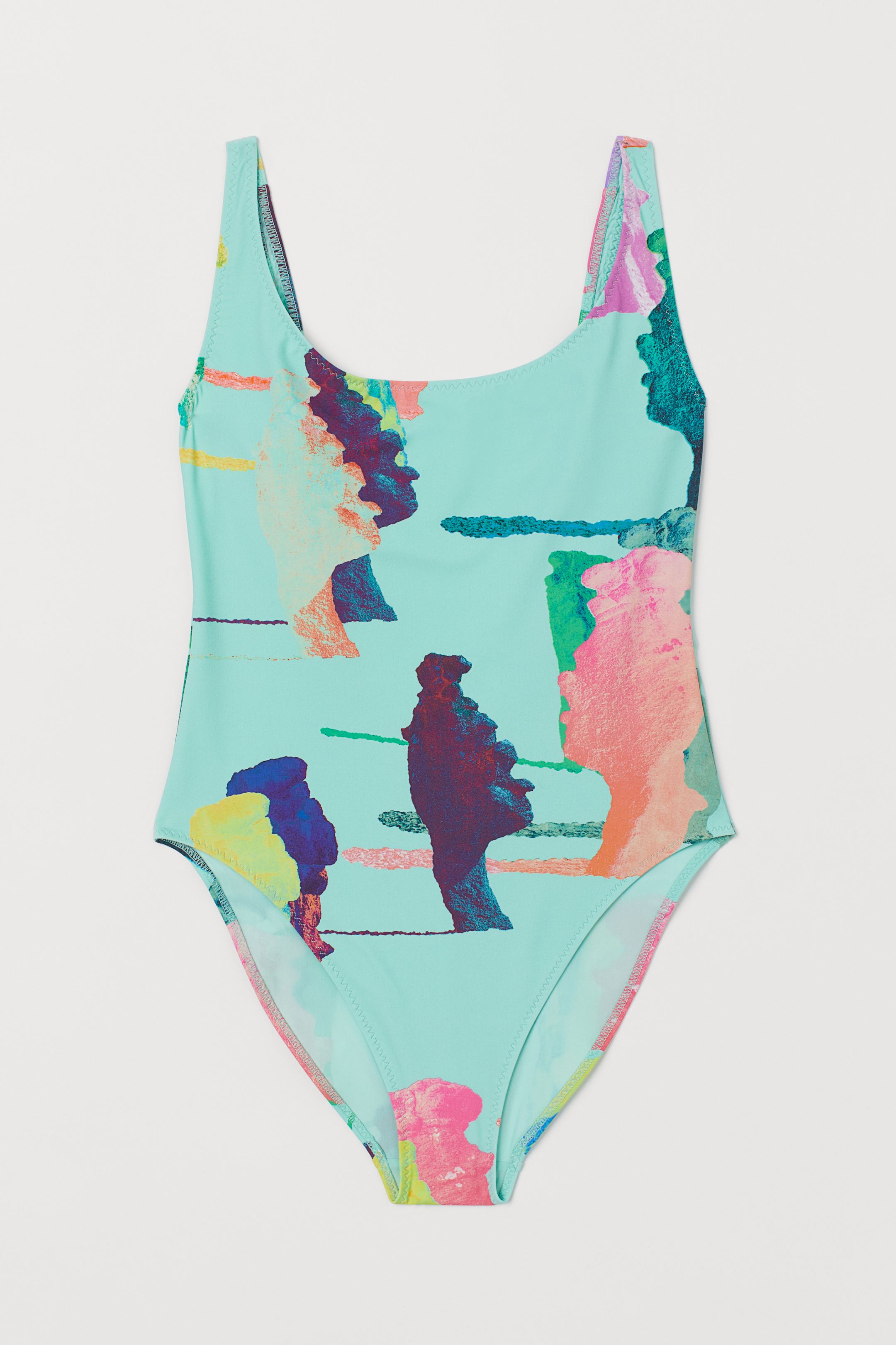 Sur une base quotidienne collision coup de poing maillot de bain