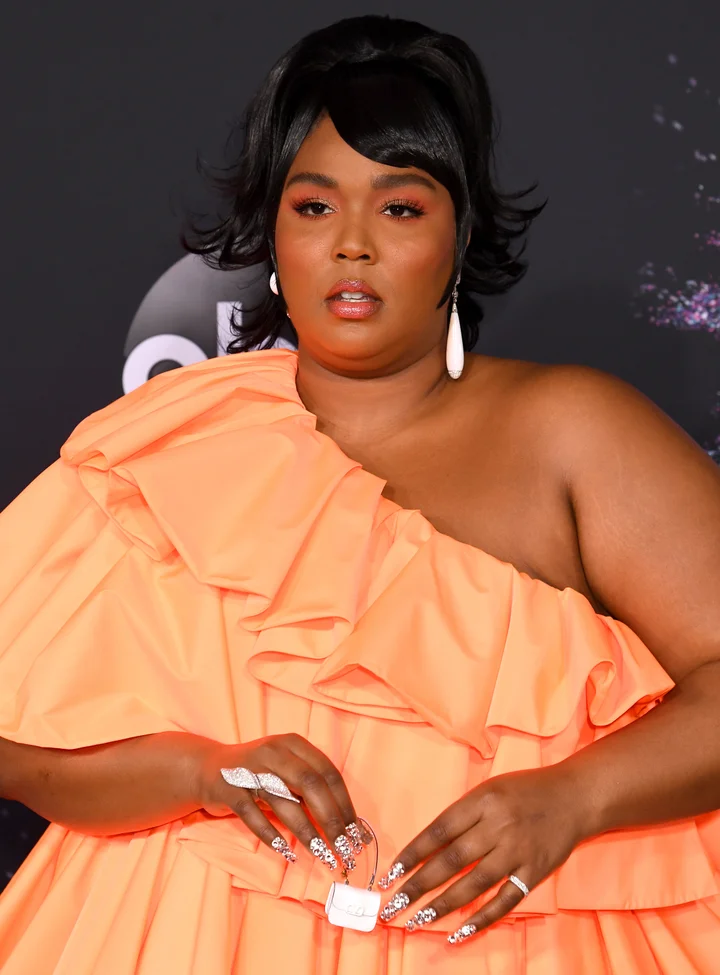 túi siêu nhỏ trên thảm đỏ