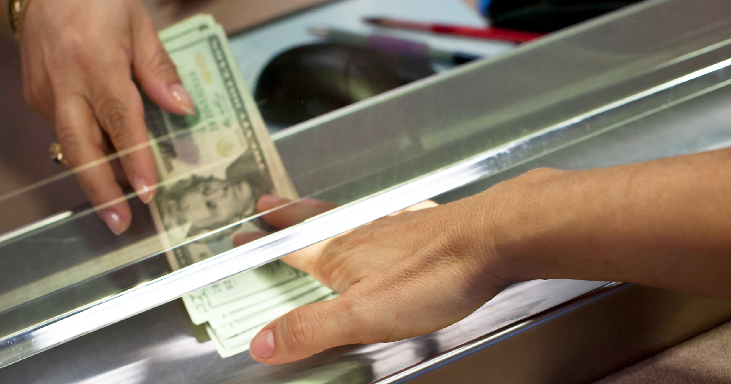 When Should You Change Your Bank? Top Reasons To Switch