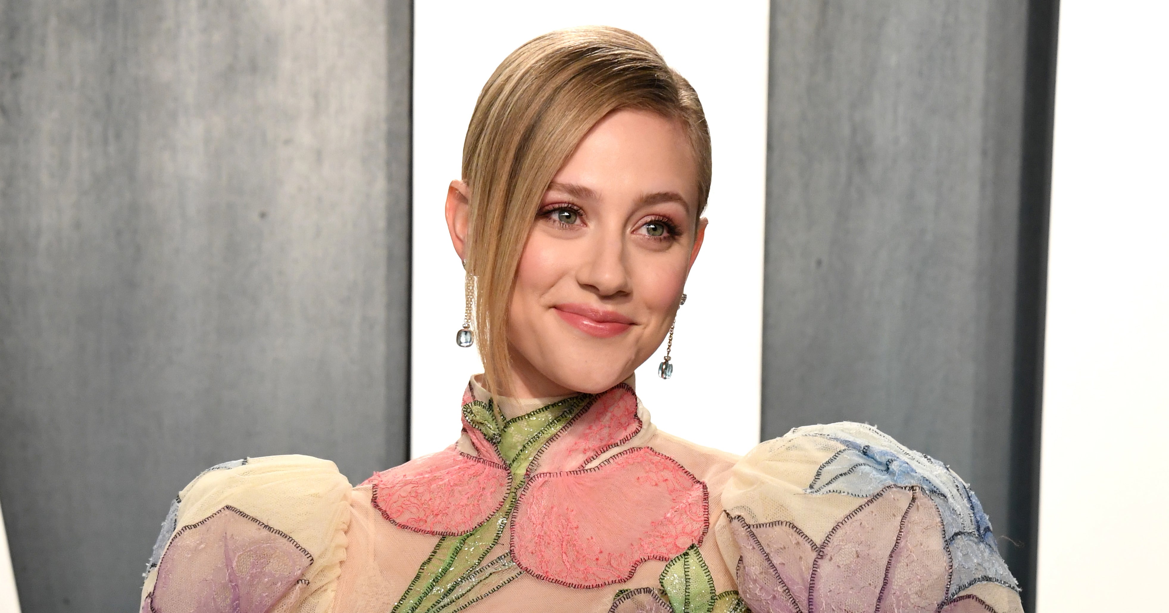 Lili Reinhart Reveals New Blonde Hair Highlights